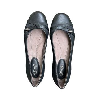 WOMENS EURO SOFT SLIP ON BLACK FLATS BY SOFFT SHOES SIZE 9M